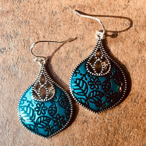 Jewelry - 🌶 New Turquoise/ Silver Boho Earrings!
